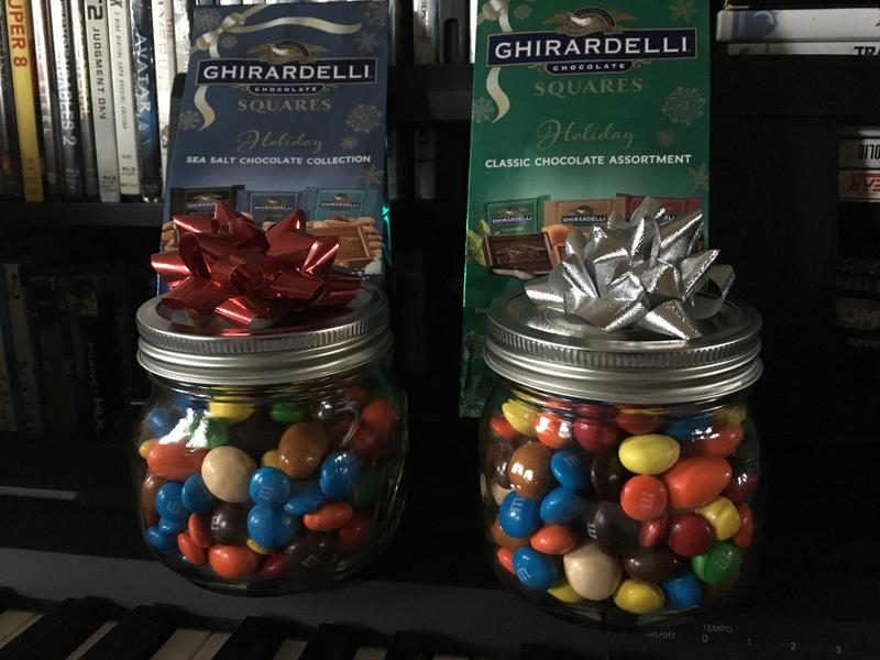 2016 Christmas M&M's Jar
